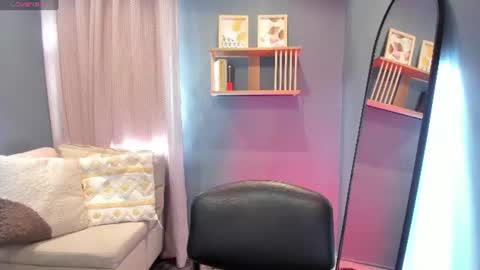 Snapshot of alaiasmile_ chatting on June 12, 2026, 7:35 pm online show from June 12, 2026, 7:35 pm
