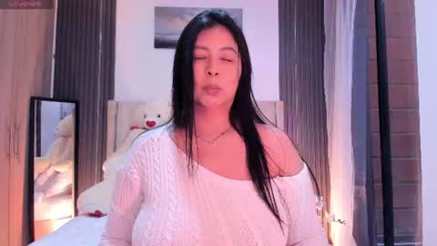 Snapshot of alaiasmile_ chatting on July 16, 2026, 6:25 pm online show from July 16, 2026, 6:25 pm