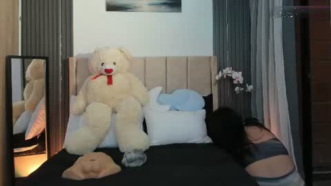 Snapshot of alaiasmile_ chatting on July 22, 2026, 4:21 pm online show from July 22, 2026, 4:21 pm