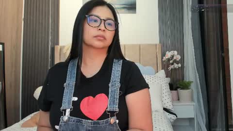 Snapshot of alaiasmile_ chatting on August 1, 2026, 4:50 pm online show from August 1, 2026, 4:50 pm