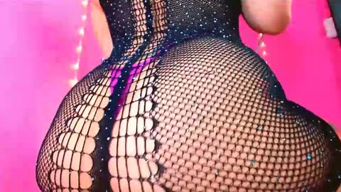 Snapshot of alaiia_rosse chatting on April 24, 2026, 6:54 pm Alaiia online show from April 24, 2026, 6:54 pm