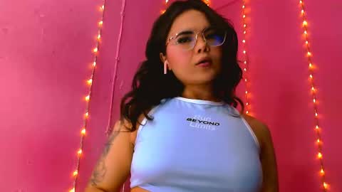 Snapshot of alaiia_rosse chatting on May 22, 2026, 3:13 am Alaiia online show from May 22, 2026, 3:13 am