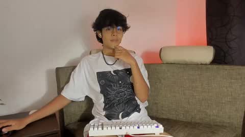 Snapshot of alan18n chatting on March 7, 2025, 2:04 am alan18n online show from March 7, 2025, 2:04 am