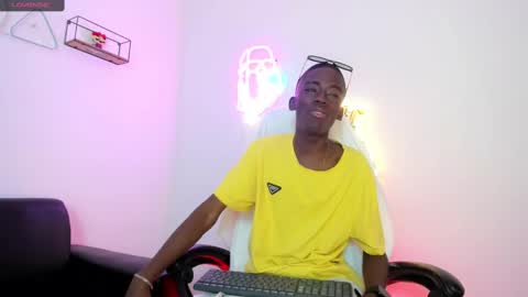 Snapshot of alan_blacke chatting on October 30, 2025, 7:58 pm alan_blacke online show from October 30, 2025, 7:58 pm