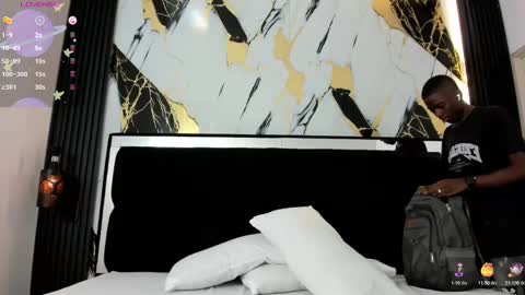 Snapshot of alan_blacke chatting on November 1, 2025, 7:49 pm alan_blacke online show from November 1, 2025, 7:49 pm