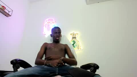 Snapshot of alan_blacke chatting on November 10, 2025, 9:36 pm alan_blacke online show from November 10, 2025, 9:36 pm