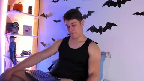 Alan Hadid online show from October 27, 2025, 9:52 pm