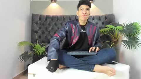 Snapshot of alan_redinger chatting on October 5, 2025, 12:58 pm Alan online show from October 5, 2025, 12:58 pm