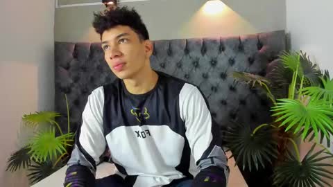 Snapshot of alan_redinger chatting on October 18, 2025, 1:34 pm Alan online show from October 18, 2025, 1:34 pm