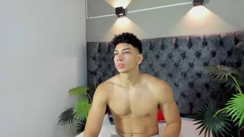 Snapshot of alan_redinger chatting on October 29, 2025, 1:35 pm Alan online show from October 29, 2025, 1:35 pm