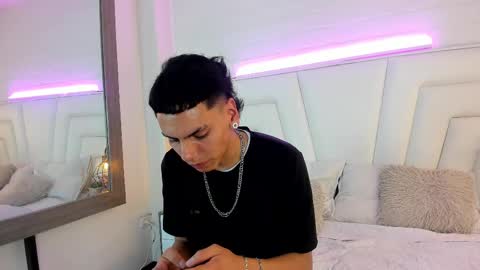 Alan Whitee online show from March 5, 2025, 8:32 pm