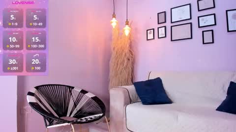 Snapshot of alana__rossetti chatting on September 22, 2025, 12:51 pm Alana online show from September 22, 2025, 12:51 pm