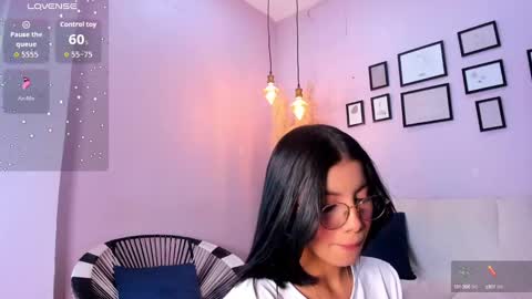 Snapshot of alana__rossetti chatting on October 7, 2025, 12:13 pm Alana online show from October 7, 2025, 12:13 pm