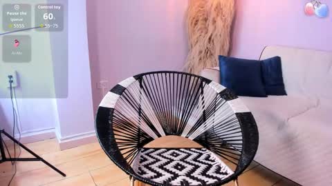 Alana online show from November 11, 2025, 12:38 pm