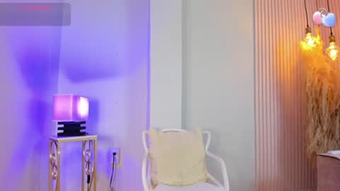 Snapshot of alana__rossetti chatting on August 4, 2026, 12:08 pm Alana online show from August 4, 2026, 12:08 pm