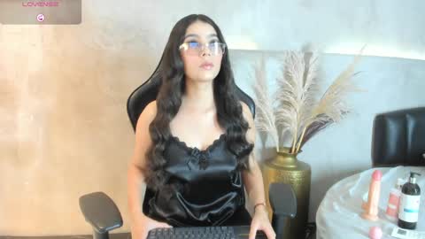 Snapshot of alana_cutte chatting on May 24, 2026, 4:17 am alana_cutte online show from May 24, 2026, 4:17 am
