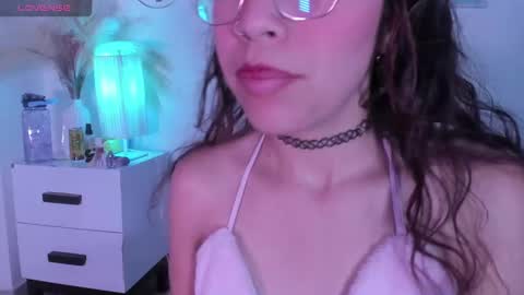 Snapshot of alana_jansen chatting on December 1, 2024, 4:29 pm Alana online show from December 1, 2024, 4:29 pm