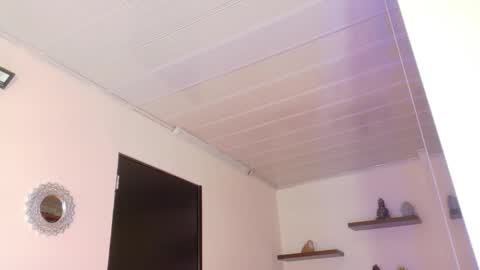 Maeve  online show from December 18, 2025, 11:27 am