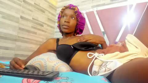 Snapshot of alana_roos chatting on October 3, 2025, 6:49 pm Alana online show from October 3, 2025, 6:49 pm