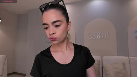 Alana online show from November 1, 2025, 12:40 pm