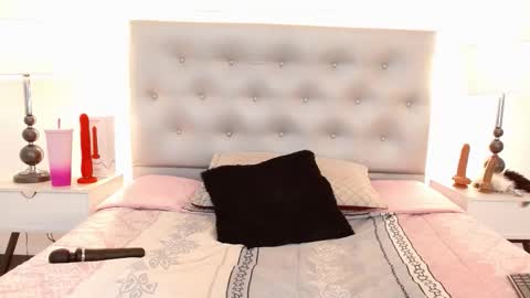 alana online show from December 14, 2025, 4:07 am