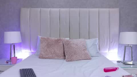 Snapshot of alanah_grey chatting on October 10, 2025, 8:41 pm Alanah Bustamante online show from October 10, 2025, 8:41 pm