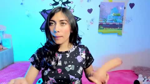 Snapshot of alanalois_ chatting on September 18, 2025, 5:20 am ALANA Please follow me  online show from September 18, 2025, 5:20 am