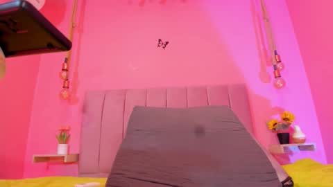 Snapshot of alanarosee___ chatting on October 25, 2025, 8:14 pm Alanaa Rosee online show from October 25, 2025, 8:14 pm