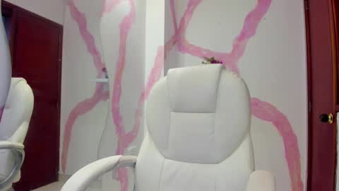 Alana Ryder online show from December 4, 2024, 2:26 pm