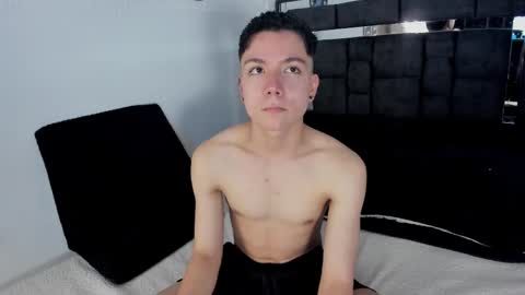 alanblack1 online show from October 25, 2025, 4:24 pm