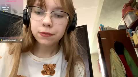 Snapshot of alanehadaller chatting on September 20, 2025, 10:38 am Stella online show from September 20, 2025, 10:38 am