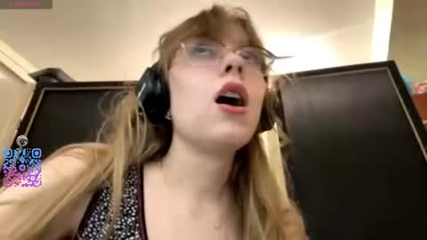 Snapshot of alanehadaller chatting on September 29, 2025, 5:18 pm Stella online show from September 29, 2025, 5:18 pm