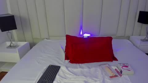 Alanha  online show from December 5, 2025, 4:32 am