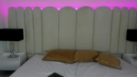 Alanha  online show from December 17, 2025, 5:13 am