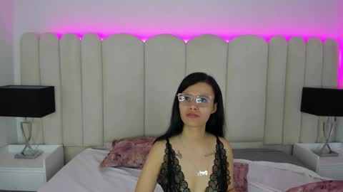 Alanha  online show from December 20, 2025, 3:46 am