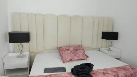 Alanha  online show from December 20, 2025, 9:11 pm