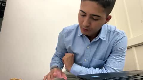 alanj998 online show from January 12, 2026, 1:33 am