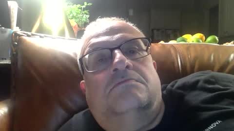 alankrieski1174 online show from October 29, 2025, 3:42 am