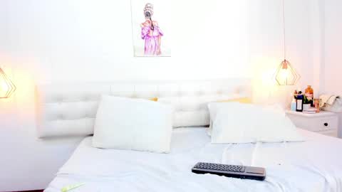 alanna_miaw online show from May 9, 2026, 3:06 pm