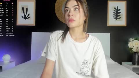 Alanna Cute Russell online show from October 22, 2025, 8:08 pm