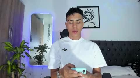 alannaughty_ online show from November 30, 2025, 11:20 pm