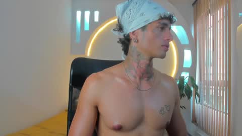 Snapshot of alanrodgers2_0 chatting on December 16, 2024, 4:05 pm alan online show from December 16, 2024, 4:05 pm