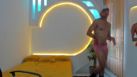 Snapshot of alanrodgers2_0 chatting on January 6, 2025, 6:52 pm alan online show from January 6, 2025, 6:52 pm