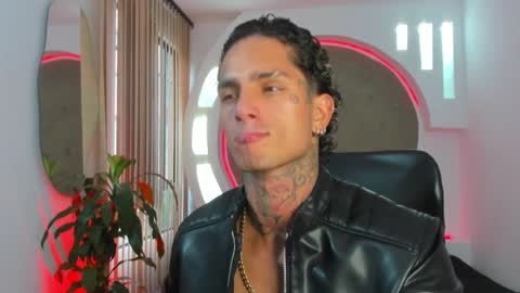 Snapshot of alanrodgers2_0 chatting on February 7, 2025, 12:39 pm alan online show from February 7, 2025, 12:39 pm