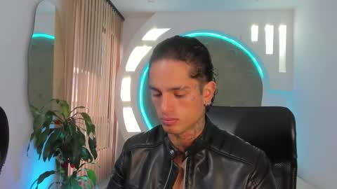 Snapshot of alanrodgers2_0 chatting on February 22, 2025, 12:40 pm alan online show from February 22, 2025, 12:40 pm