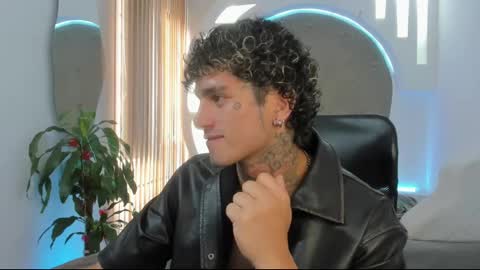 Snapshot of alanrodgers2_0 chatting on March 7, 2025, 5:38 pm alan online show from March 7, 2025, 5:38 pm