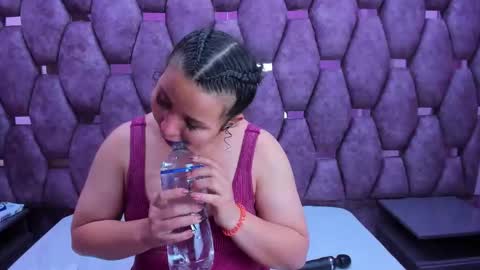 AlaSmith  online show from October 5, 2025, 2:10 am