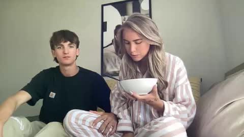 alaunaa online show from September 19, 2025, 9:26 pm