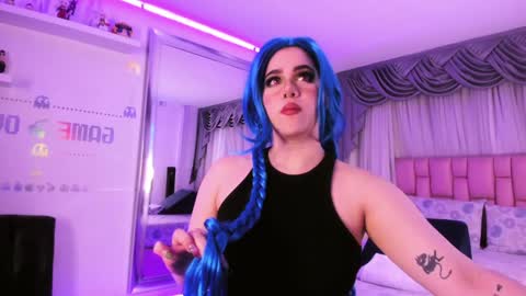 albaandthayron online show from December 13, 2024, 12:06 pm