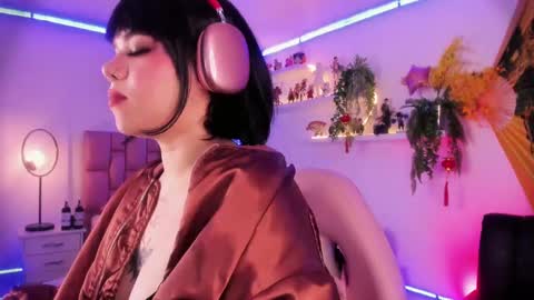 albaandthayron online show from February 22, 2025, 3:14 pm